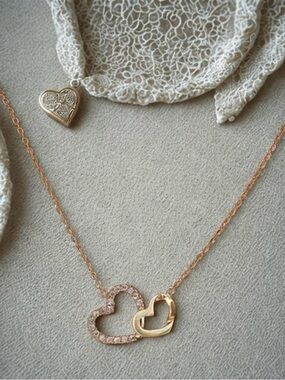 💛Gold-Tone Double Heart Pendant Necklace with Crystal Accent/NIP💛